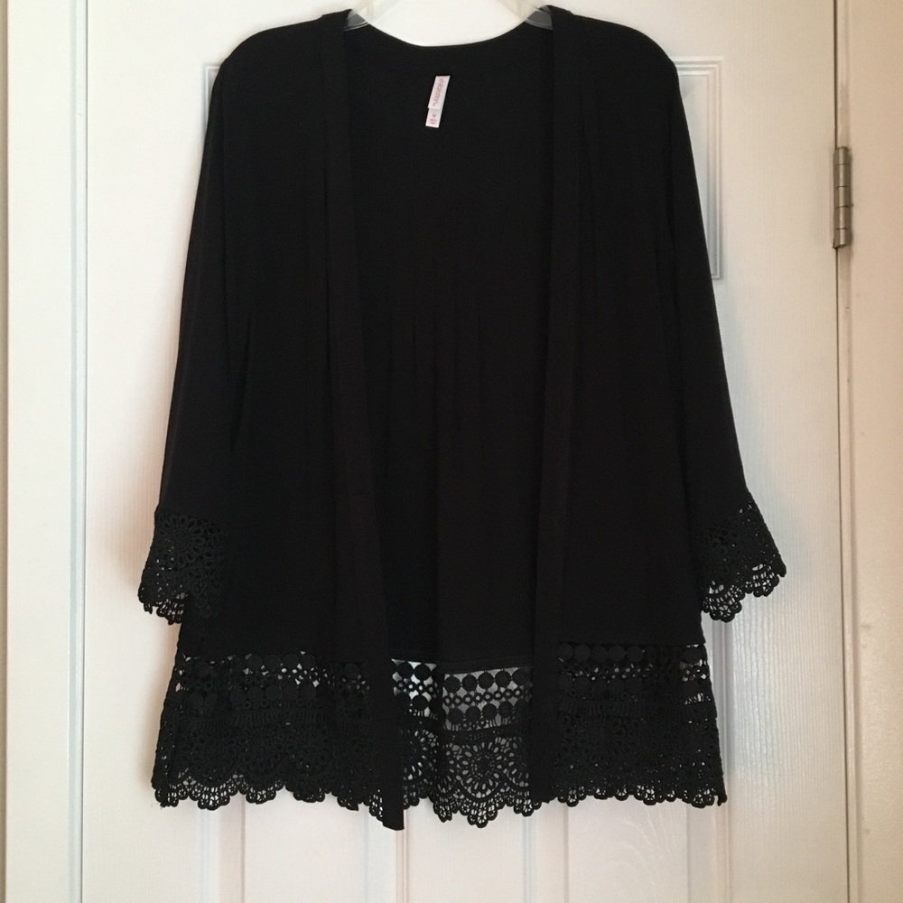 NWT black kimono